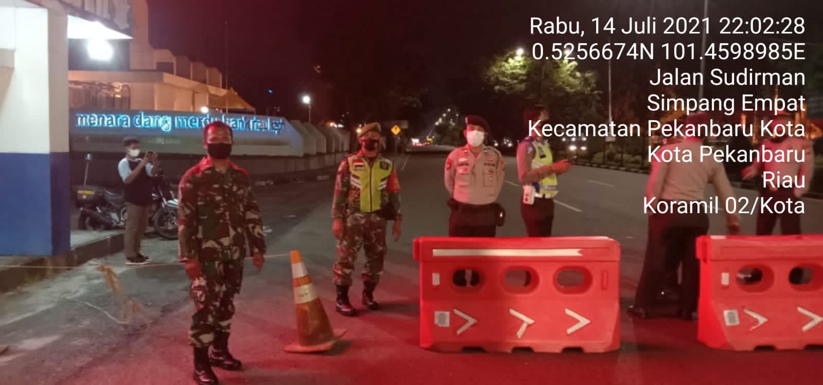 Patroli Bersama Rutinitas Babinsa Saat Pemberlakuan PPKM