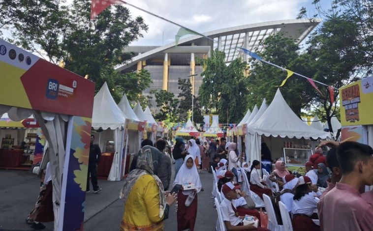Ratusan UMKM Sumringah Dapat Stand Bazar Gratis