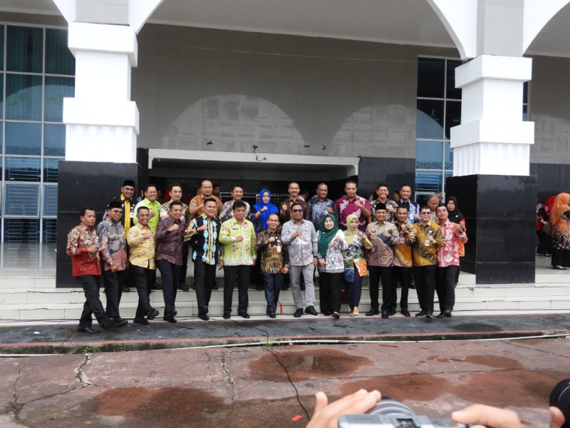 Kepala BPKAD Pekanbaru Ikut Apel Gabungan Perdana Tahun 2025 dengan Seluruh ASN dan THL