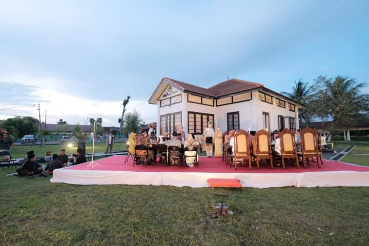 Mengambil Lokasi di Istana Peraduan, Pemkab Siak  Gelar Jamuan Makan Tamu Ala Sultan