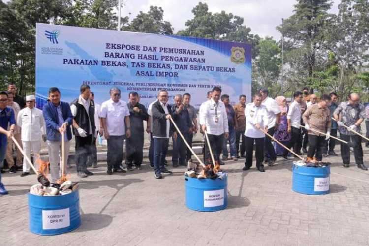 Pemko Pekanbaru Dukung Upaya Penghentian Impor Pakaian Bekas