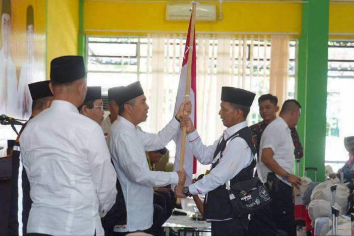 Lepas JCH, Gubernur Minta Jemaah Doakan Riau Dijauhkan dari Musibah