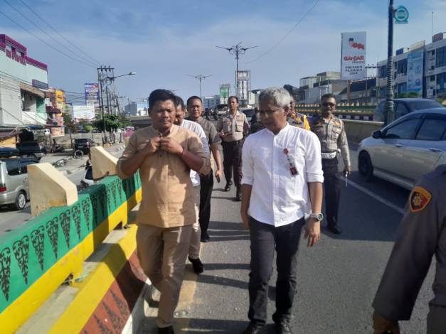 Heboh Flyover Jalan Sudirman Pekanbaru Retak, Kadis PUPR Riau Turun ke Lokasi