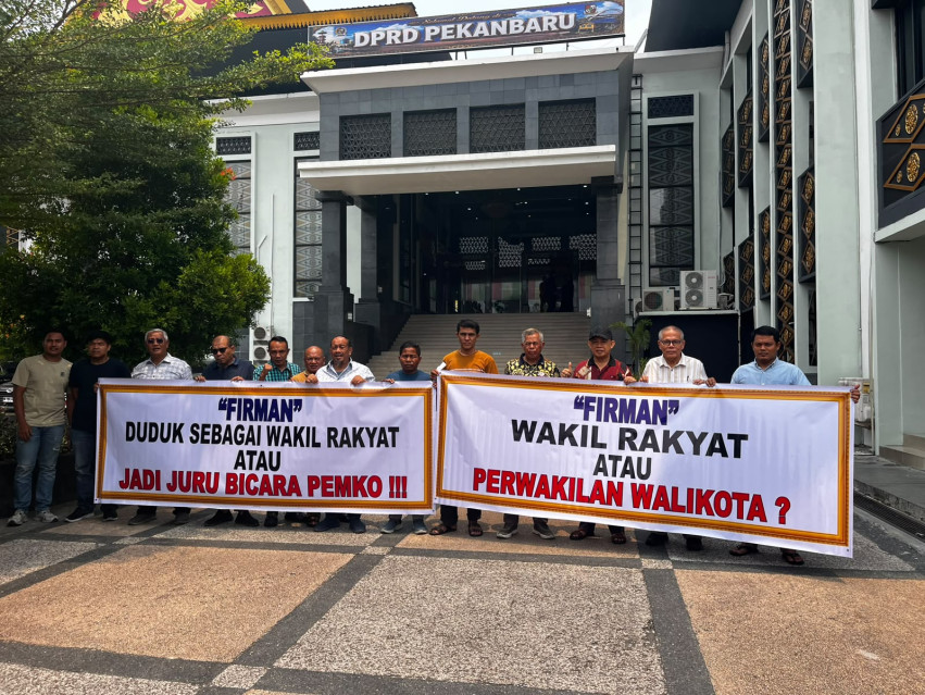 Dianggap Bikin Gaduh, Pedagang STC Laporkan Anggota DPRD Pekanbaru ke Badan Kehormatan