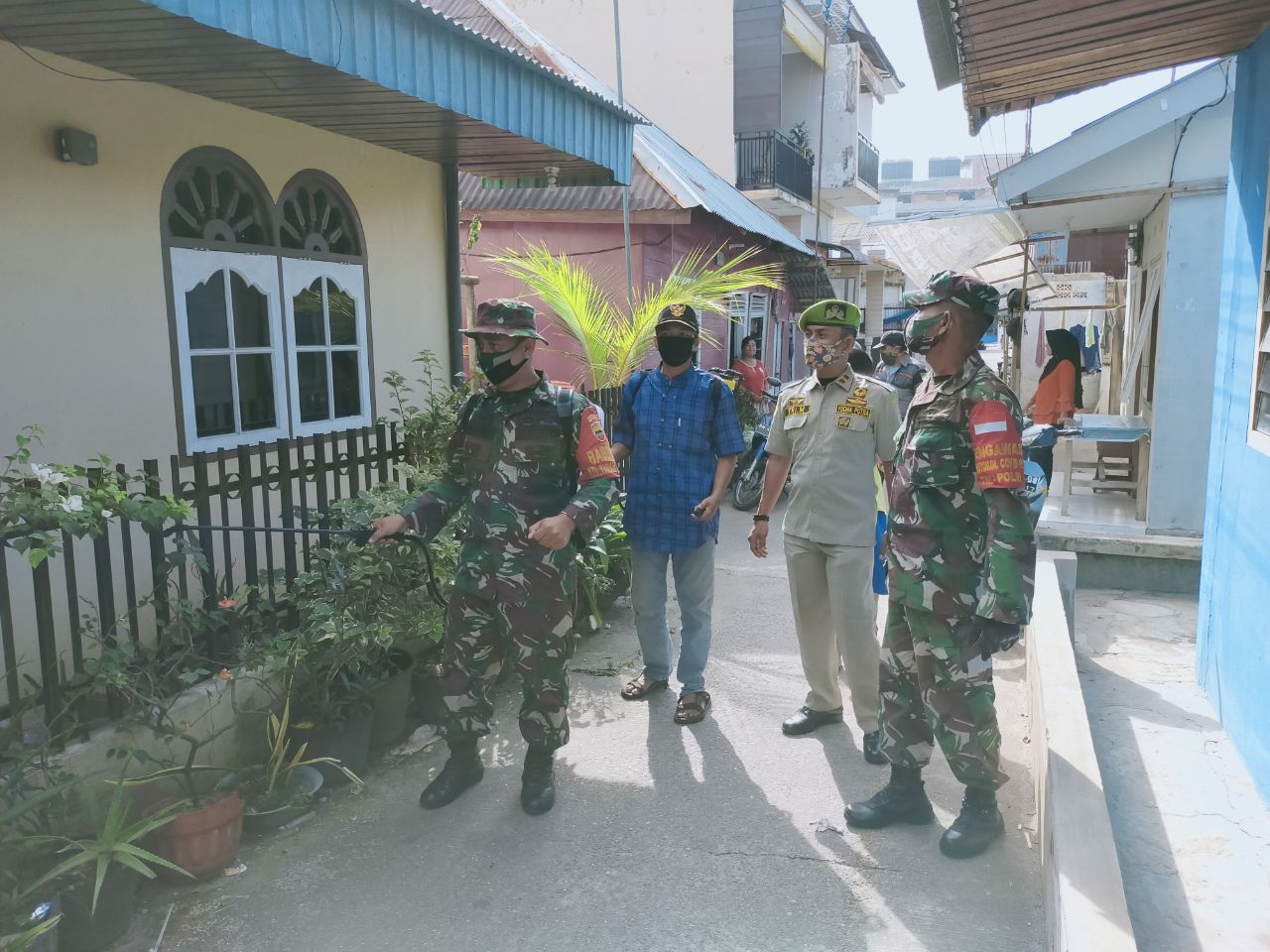 Babinsa Garda Terdepan Melawan Covid-19 di Kelurahan 