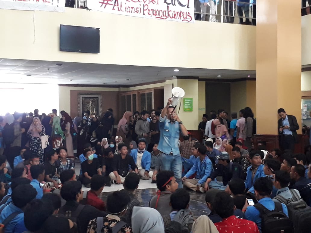 Mahasiswa UIN Suska Riau Demo Tuntut Uang Kuliah Tunggal, Ancam Segel Seluruh Fakultas