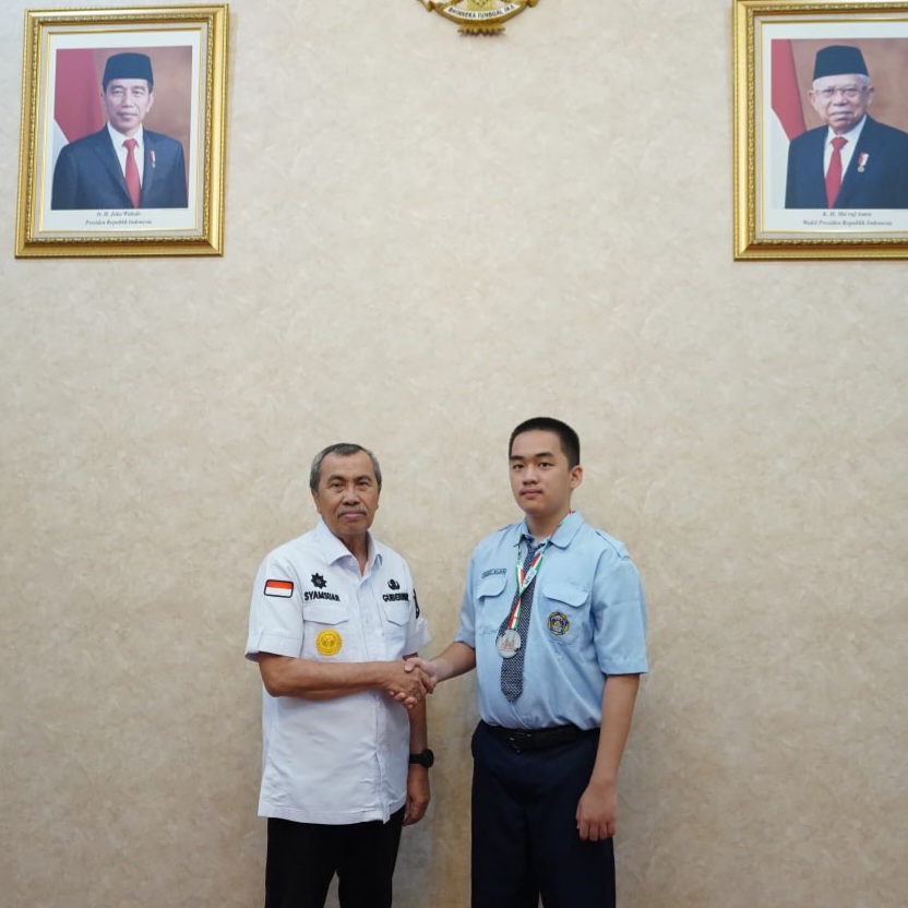 Gubernur Syamsuar Bangga Vannes Wijaya Harumkan Nama Riau