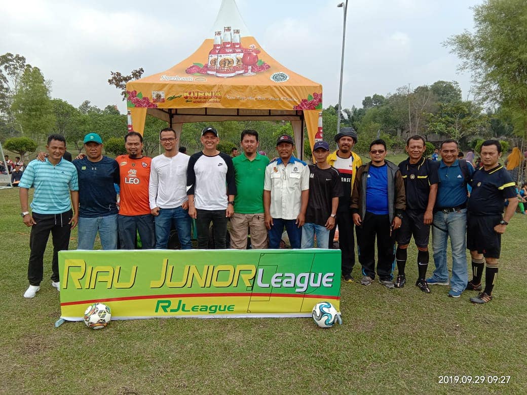 Ketua Askot PSSI Pekanbaru Resmi Buka Riau Junior League 2019