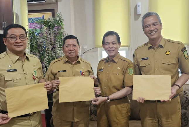 Gubri Tunjuk Empat Plt Kepala OPD Baru