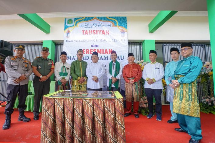 Bersama UAS, Pj Gubernur SF Hariyanto Resmikan Pesantren Ma'had Islam