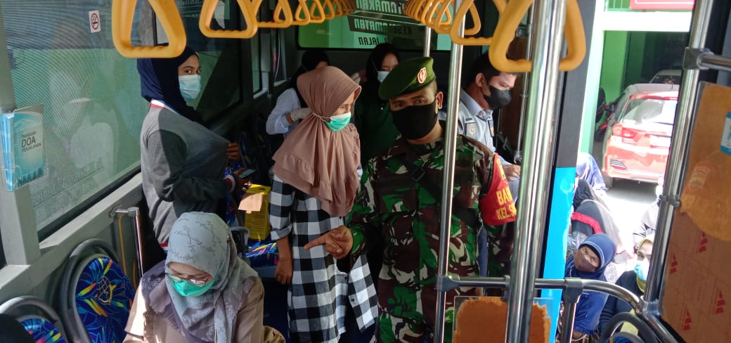 Babinsa Sukaramai Gelar Monitoring Vaksinasi di STC Pekanbaru
