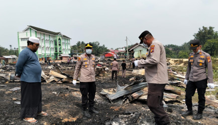786 Santri Ponpes Syekh Burhanuddin Kuntu Terdampak Kebakaran, Polisi Salurkan Bantuan