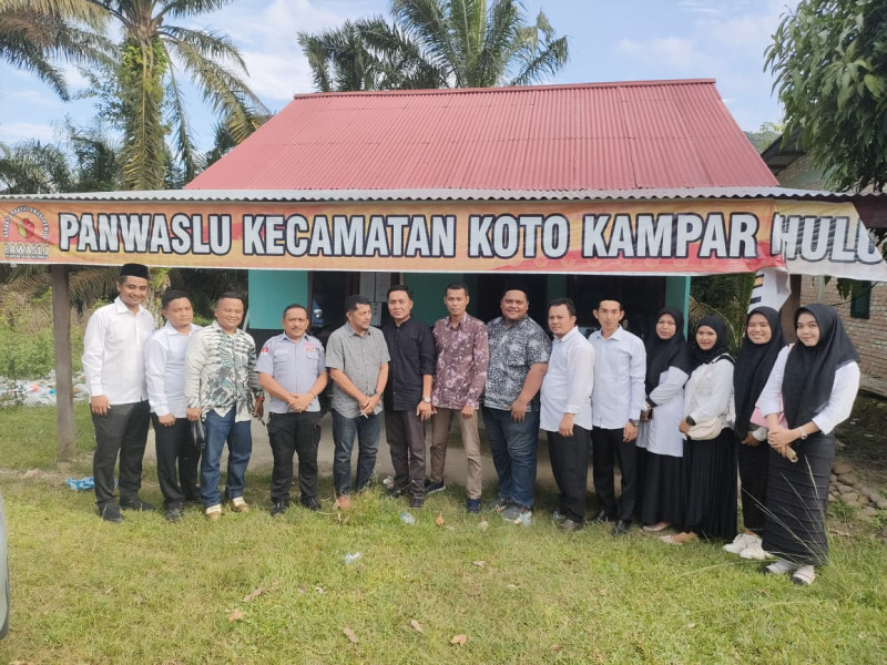 8 Calon Panwas Kelurahan dan Desa Kecamatan Koto Kampar Hulu Jalani Tes Wawancara