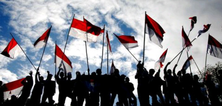 Istana Minta Bendera Merah Putih Dikibarkan Sejak 1 Agustus 