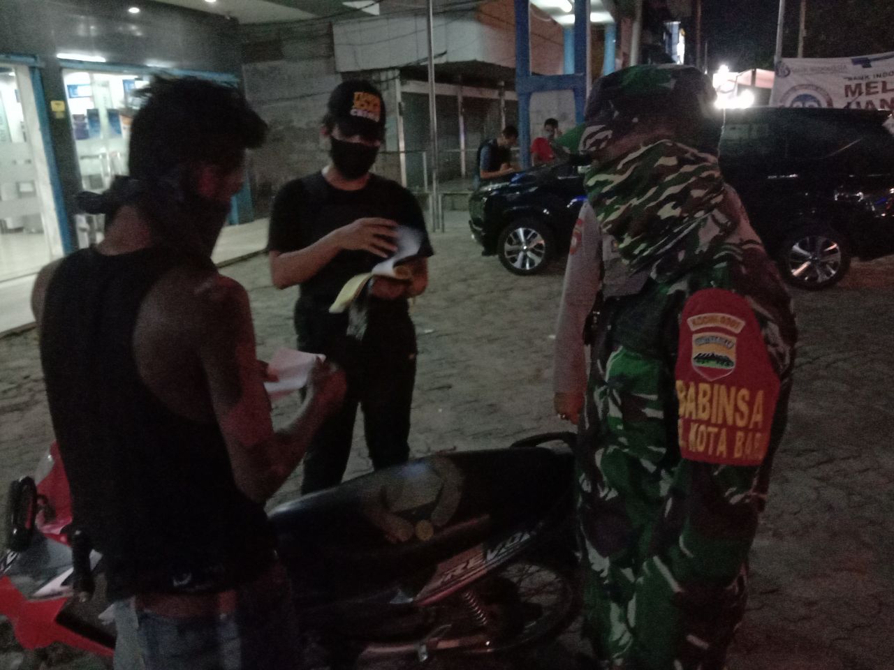 Kerja Keras Babinsa Kotabaru Selama Pandemi Covid-19