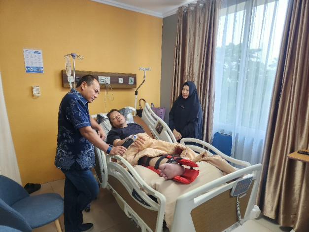 Kapolda Riau Jenguk Wakapolres Kuansing