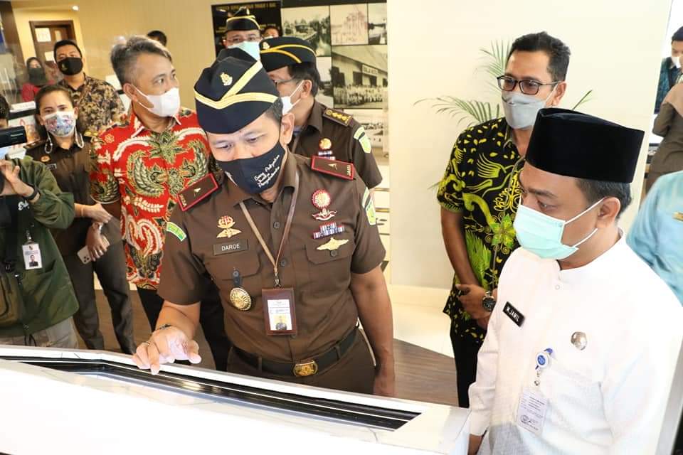 Wakajati Riau Keliling Tinjau MPP, Ini Responnya