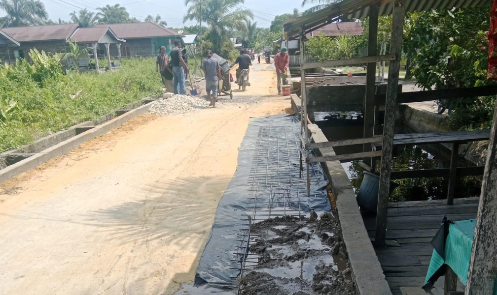 Jalan Sudah Diperbaiki, Warga Jalan Seiya Ucapkan Terima Kasih Kepada Bupati Rohil