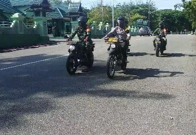 Dari Patroli saat PSBB, Babinsa Kodim 0301 Pekanbaru Beri Teguran ke Warga tak Gunakan Masker 