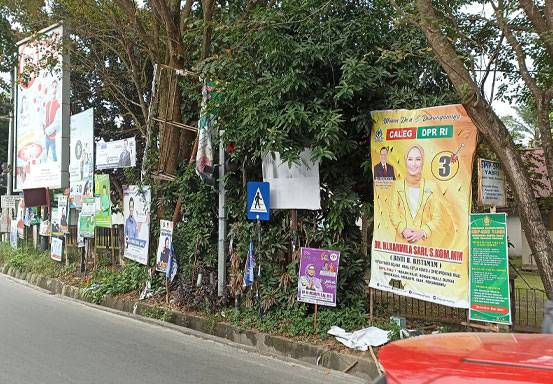 Hari Kedua Masa Tenang, Masih Banyak APK Bertebaran di Jalan Protokol Pekanbaru