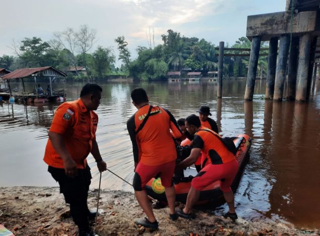 Ada Pria Terjun ke Sungai Siak, Kini dalam Pencarian Tim SAR