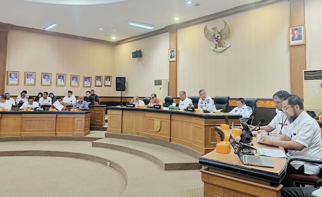 TAPD dan Tim Transisi Bahas Program 100 Hari Kerja Gubernur dan Wagub Riau Terpilih