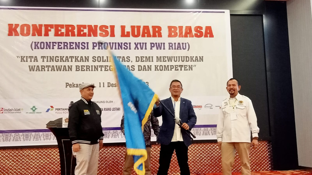 Aklamasi , Raja Isyam Azwar Ketua PWI Riau, Zufra Irwan Ketua Dewan Kehormatan Periode 2023-2028