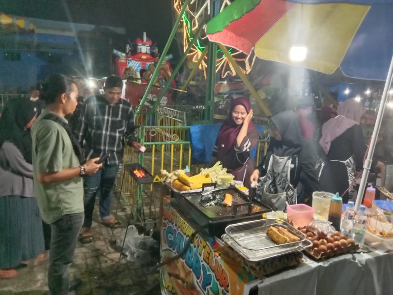 Libatkan 30 Pelaku UMKM Lokal dan Sajikan Berbagai Macam Permainan Hiburan Rakyat, KRJ Gelar Pasar Malam di Perawang Barat