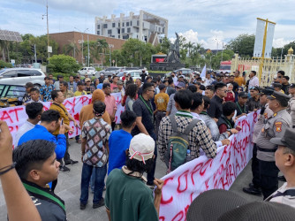 Sempat Bentrok, Ini Tuntutan Aksi Masyarakat Riau Peduli Keadilan