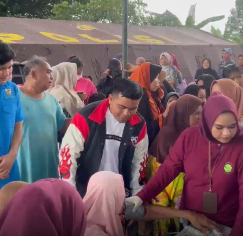Peduli Korban Banjir, Anggota DPRD Ini Salurkan Bantuan dan Layanan Kesehatan Gratis