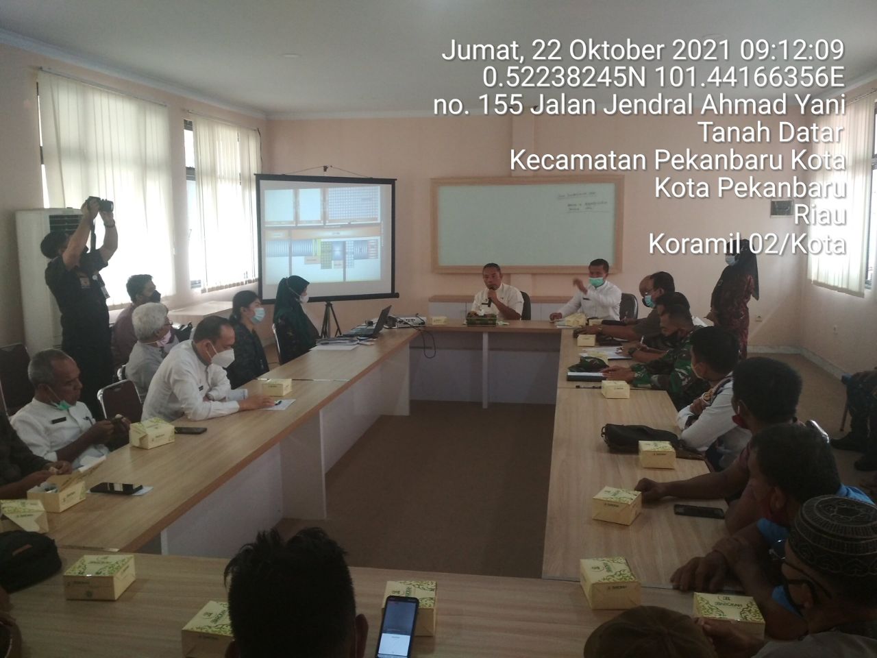 Danramil 02 Kota Bersama Babinsa Kelurahan Sukaramai Hadiri Rapat Tindaklanjut Relokasi dan Penataan Pasar Agussalim 