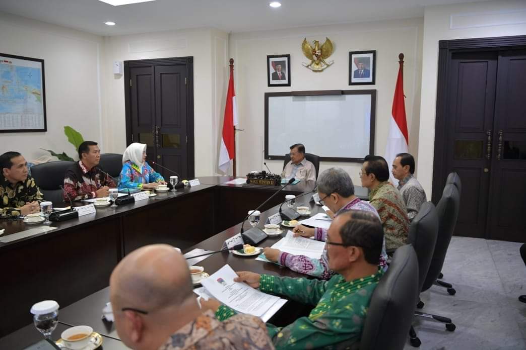 Walikota Pekanbaru Firdaus Temui Wakil Presiden Jusuf Kalla Bersama Pengurus APEKSI