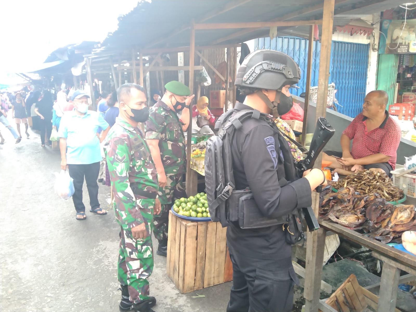 Serda Sumarsono Bersama Brimob Polda Riau Gelar Patroli Panwil Satkowil 