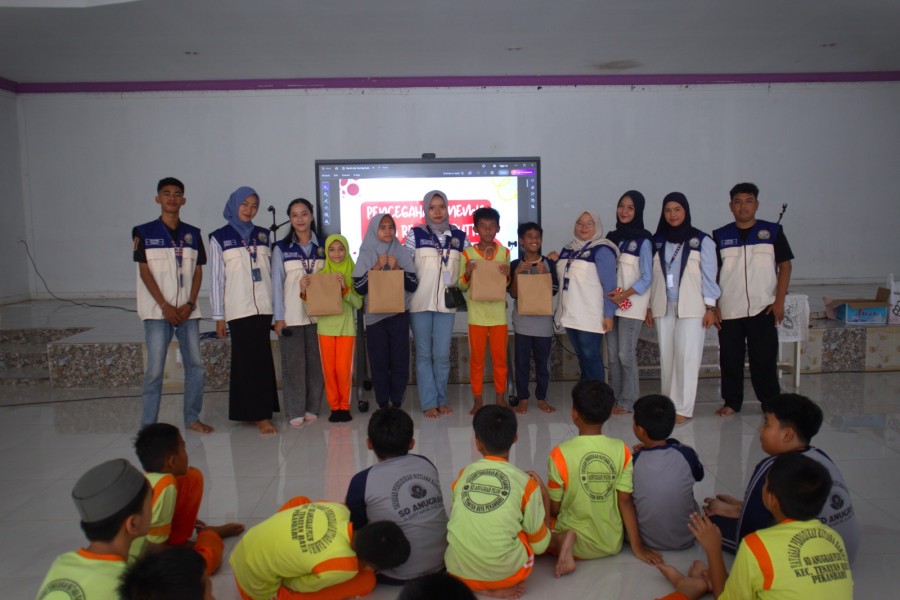 Mahasiswa KKN Universitas Hang Tuah Pekanbaru Gelar Penyuluhan Bullying dan Anemia untuk Siswa Kelas 6 SD Anugerah