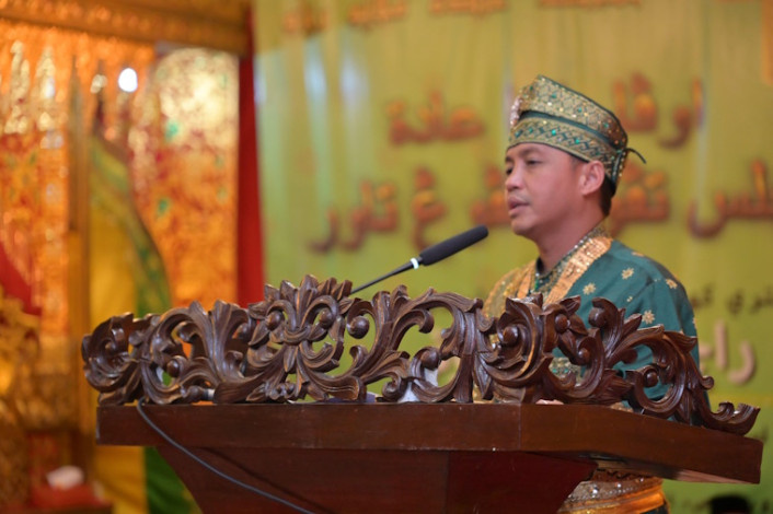Menteri Kehutanan Terharu Saat Ditepuk Tepung Tawar di LAMR