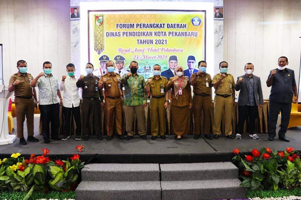 Ketua DPRD Pekanbaru dan Anggota Hadiri FOPD Dinas Pendidikan
