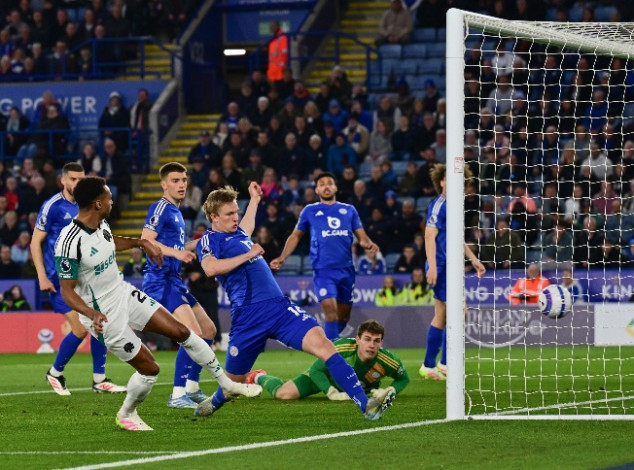 Leicester vs Newcastle 0-3, The Magpies Tembus 5 Besar