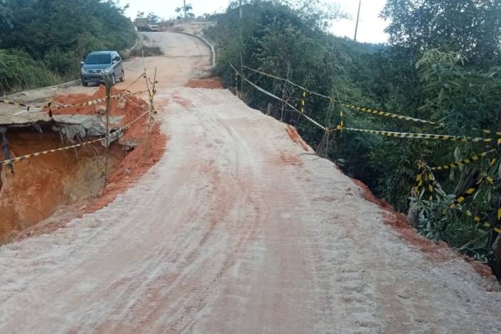 Sempat Longsor, Jalan di Rokan IV Koto Rohul Sudah Bisa Dilalui Mobil