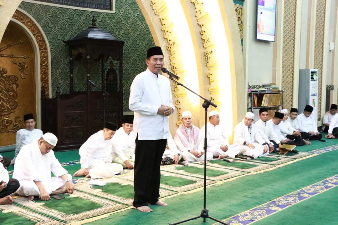 Dihadiri Gubernur Riau dan Walikota, Gema Takbir di Masjid Agung Ar Rahman Berlangsung Meriah