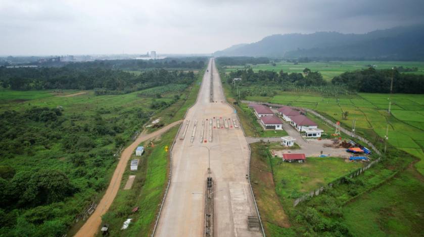 Terdapat Flyover di Atas Rel, Intip Progres Konstruksi Tol Padang - Sicincin