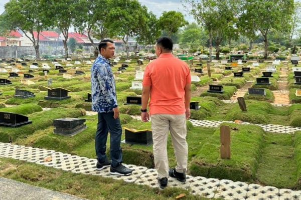 Dinas Perkim Pekanbaru Lakukan Penataan TPU Payung Sekaki