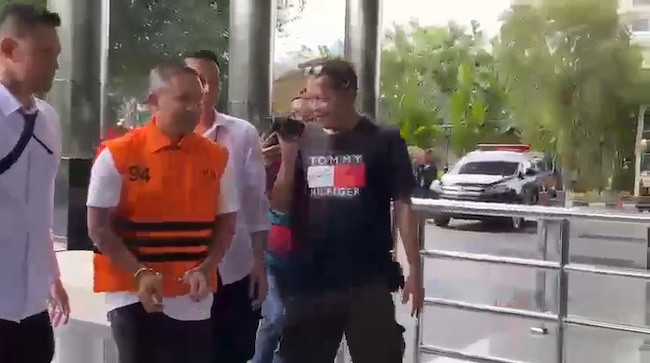 Gubernur Riau Abdul Wahid Kenakan Rompi Oranye di KPK
