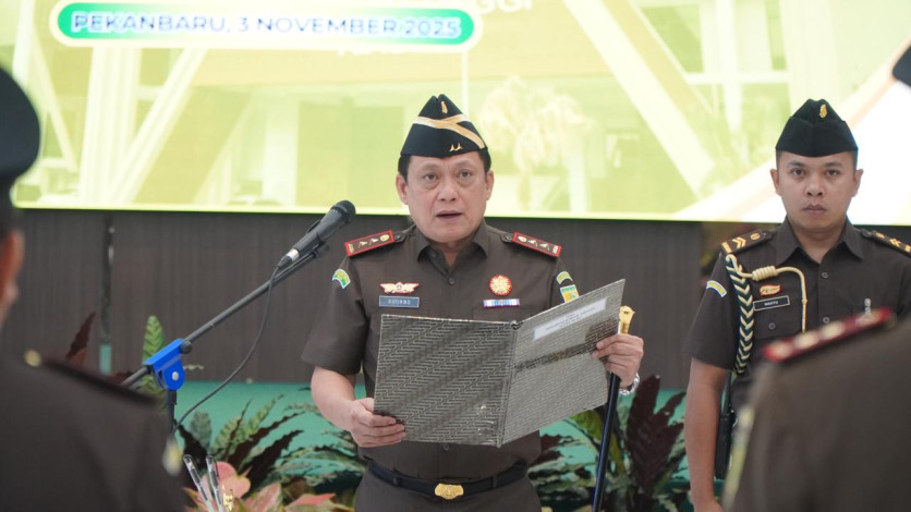 Lantik Lima Kajari Baru, Ini Pesan Khusus Kajati Riau