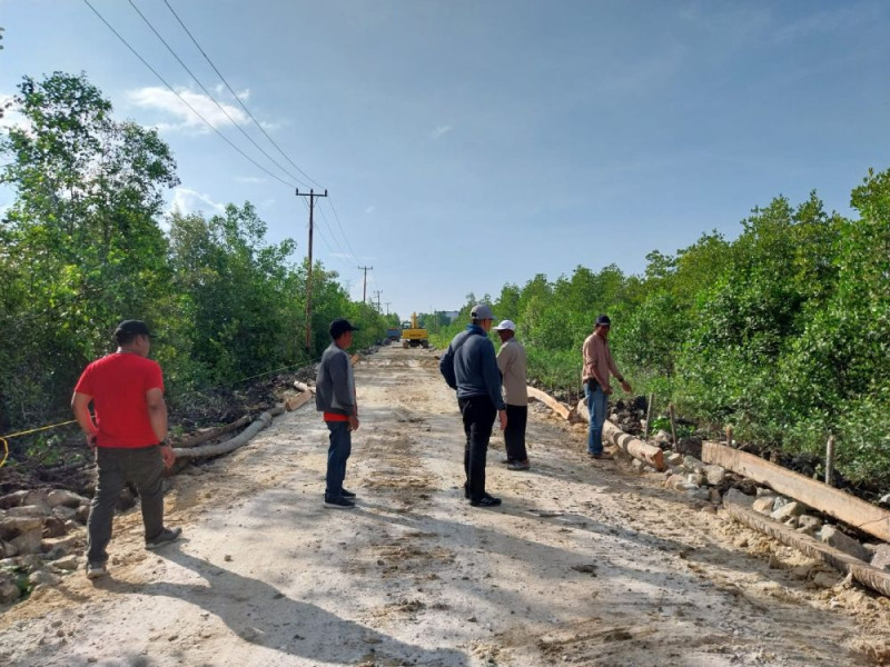 Pemprov Riau Perbaiki Ruas Jalan Menuju Pelabuhan Penyeberangan Pulau Tebing Tinggi