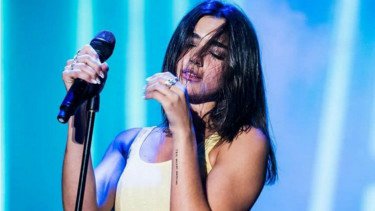 Baru Tiga Minggu Jomblo, Dua Lipa Pacaran dengan Adik Gigi Hadid?