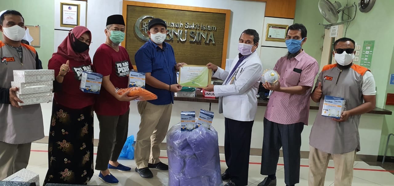 PWI Riau Peduli Kembali Bagikan 200 Paket Sembako ke Anggota dan Masyarakat Terdampak Covid-19