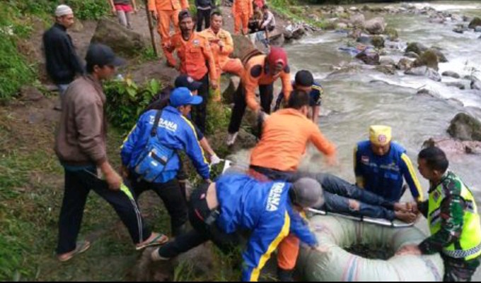 Dua Bus Rombongan Kepala Dinas Agam Masuk Jurang, Dua Tewas
