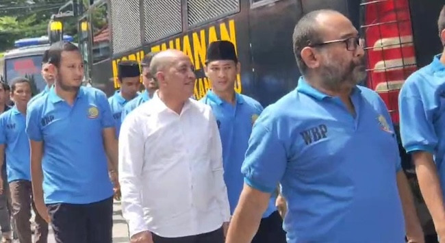 Asri Auzar Tampil Plontos, Tak Keberatan Didakwa Penggelapan Rp5,2 Miliar
