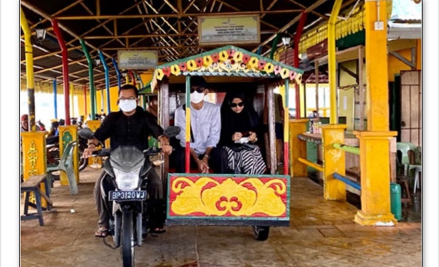 Perdana, UAS Ajak Istri ke Pulau Penyengat