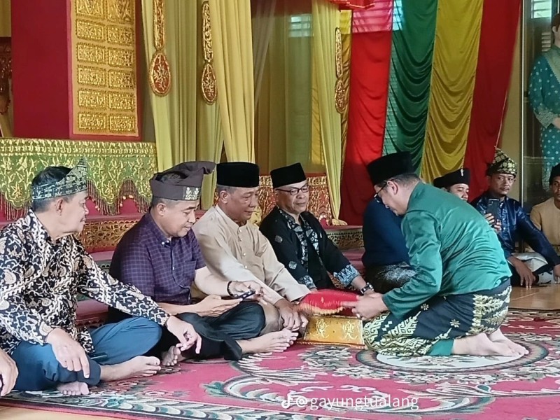 Jaga Marwah dan Pererat Silahturahmi, Ratusan Pemuda Bersuku Melayu Asal Tualang 'Duduk Beunding' Bentuk Komunitas Gayung